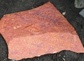 Камень натуральный красный, м3
