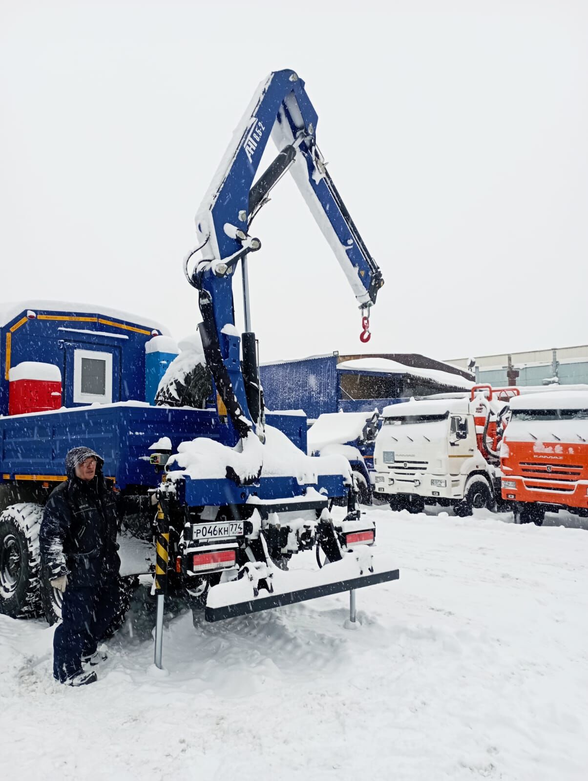 Агрегат обслуживания и ремонта качалок АРОК на шасси КАМАЗ 43118 8