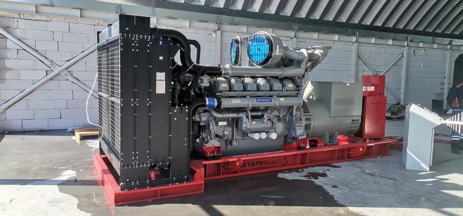 Дизельный генератор Lister Petter SGT-650LX, модель двигателя LP625EG2, 2100x5200x3110 мм, в кожухе 1