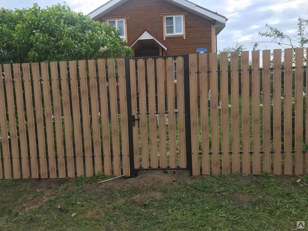 Калитка из евро штакетника Заборы, ограждения, еврозаборы Амарант, цена ...